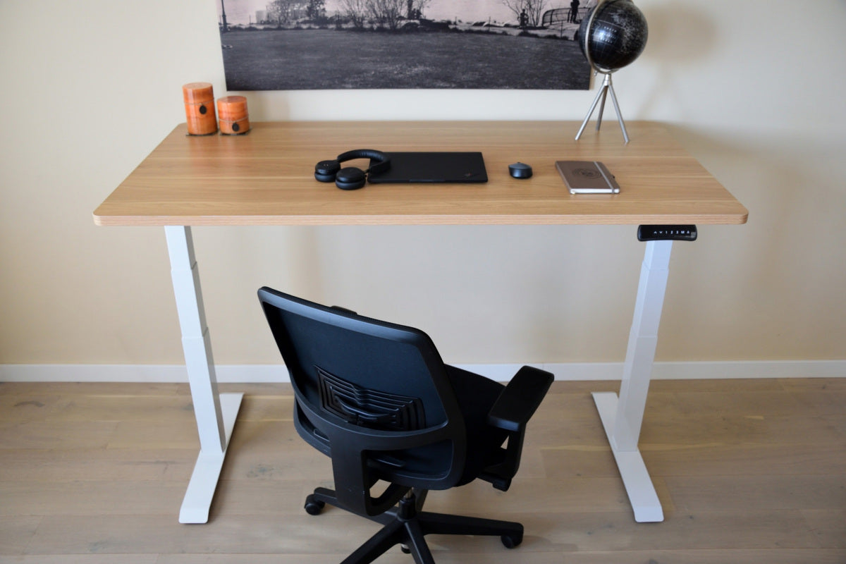 Natural Wood Lift Table - Essential Pine - Beauty