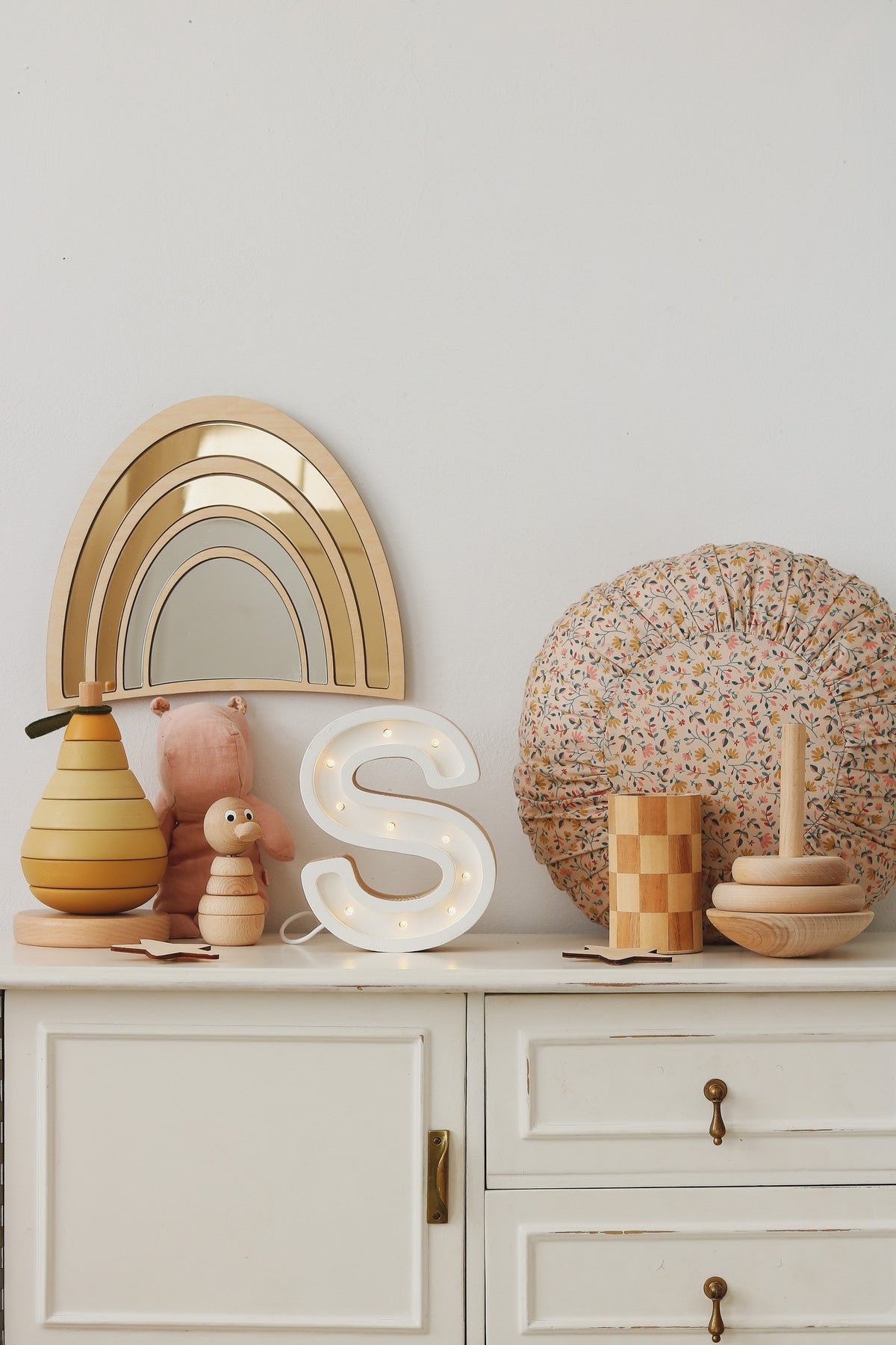 Kids Room Rainbow Mirror – Child-Friendly Acrylic & Wood