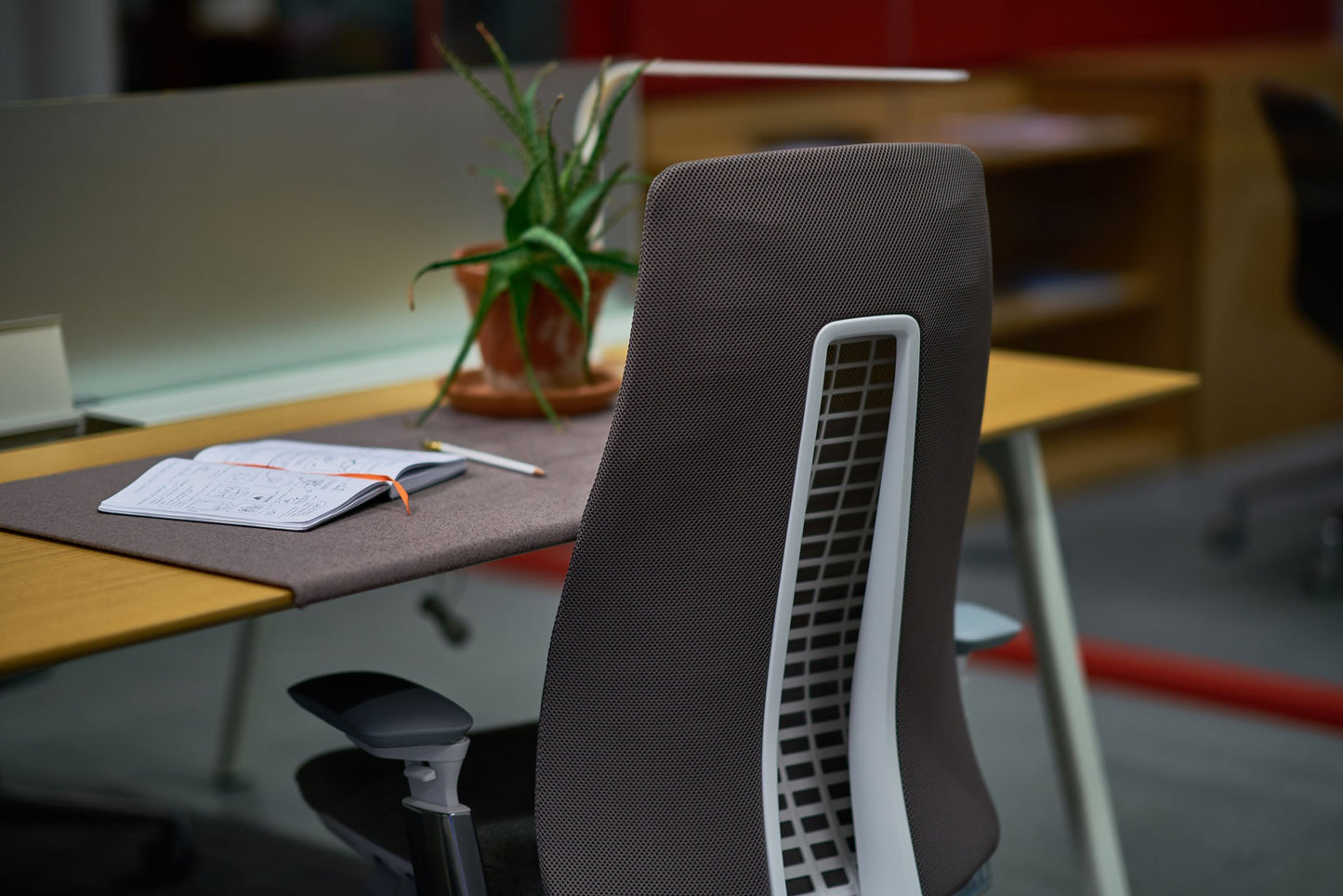 Ergonaturewood Silla Haworth FERN