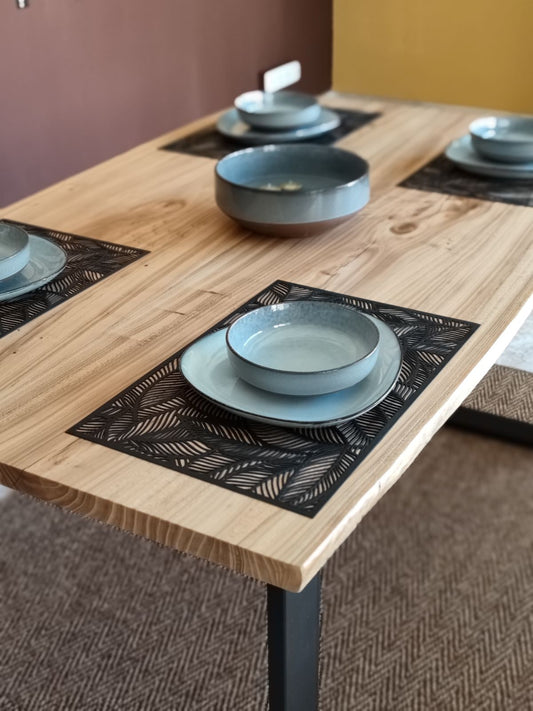Mesa de comedor en madera maciza de olmo de ErgoNatureWood