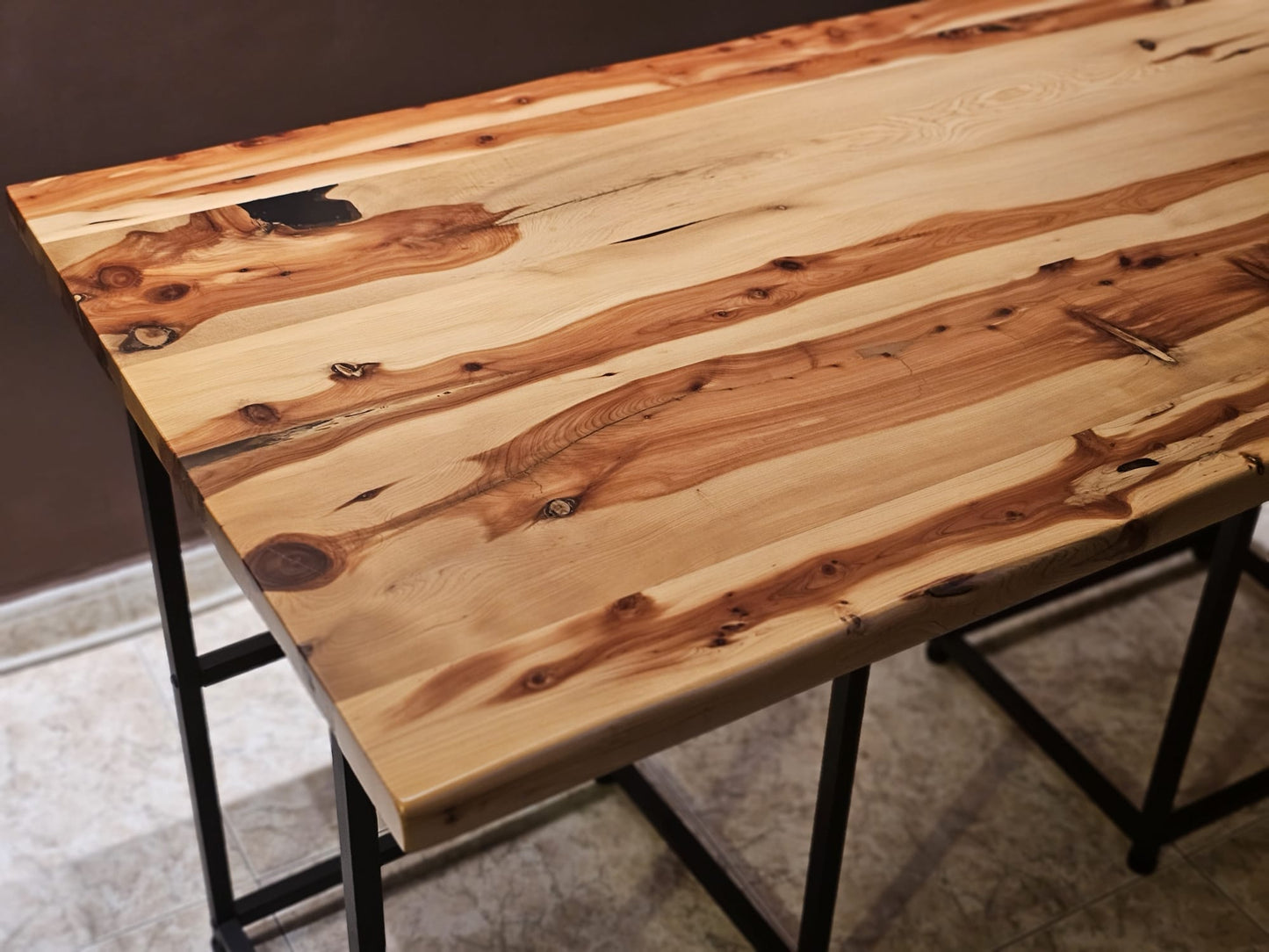 Mesa en madera natural maciza de Ergonaturewood